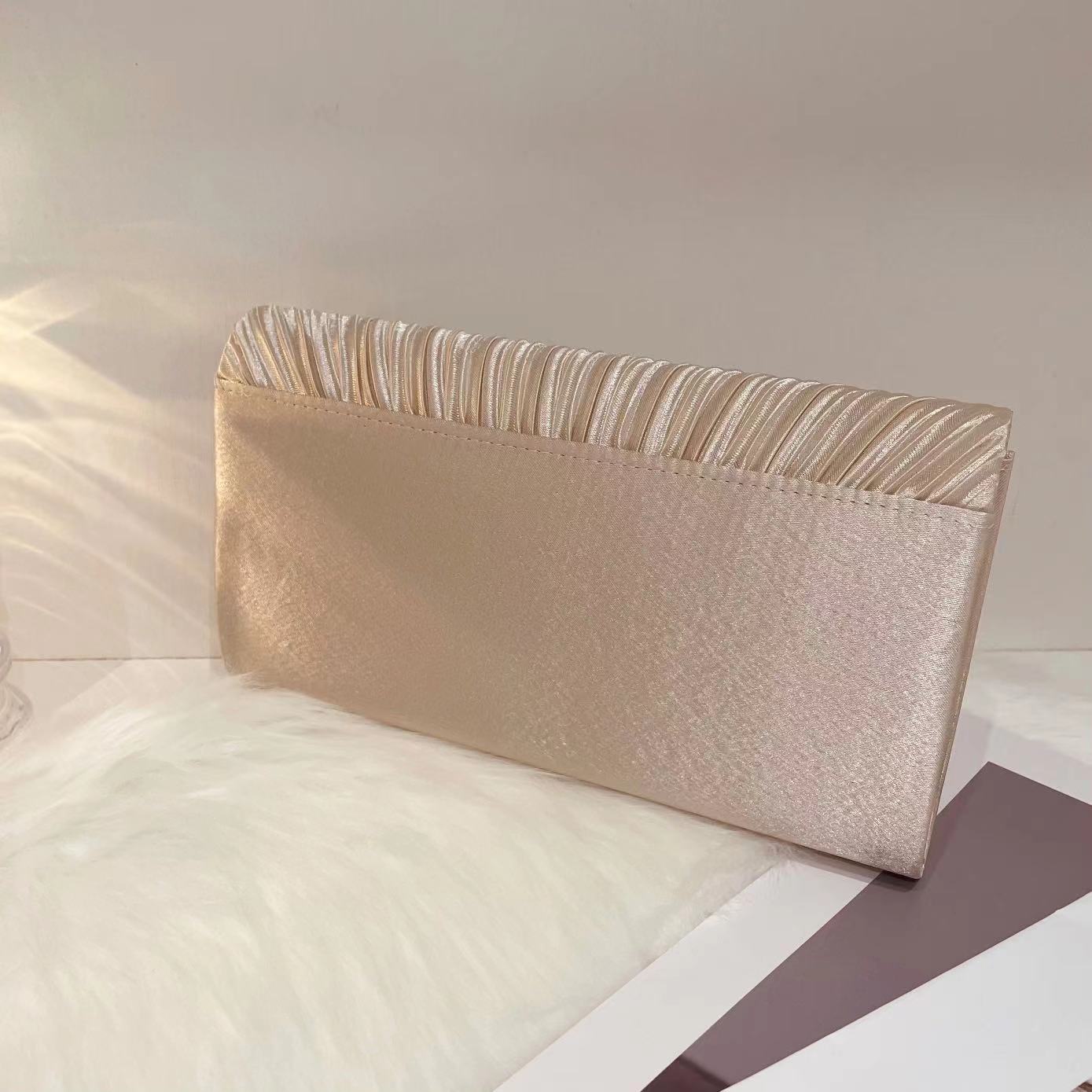 2024 New Women's Satin Evening Bag Banquet Clutch Dress Small Square Bag Fashion Handbag Lightweight