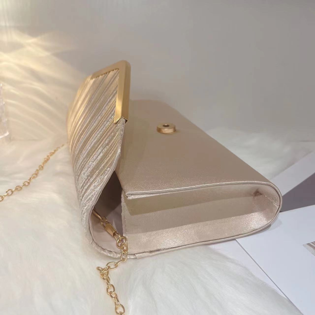 2024 New Women's Satin Evening Bag Banquet Clutch Dress Small Square Bag Fashion Handbag Lightweight